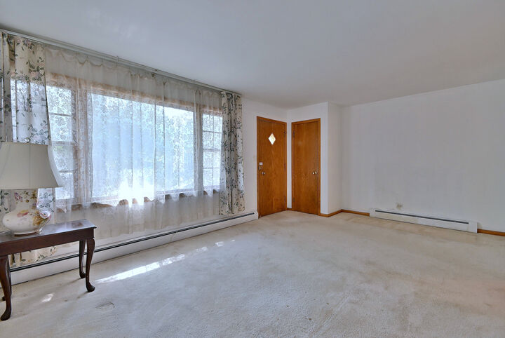 Property Photo: 2924 N Dawson Avenue IL 60618