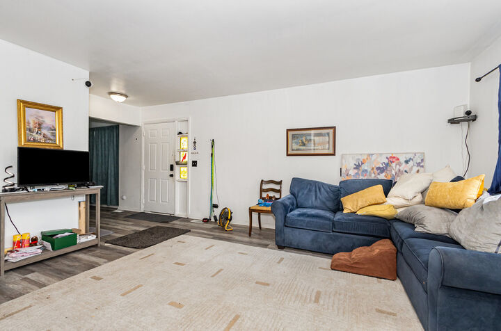 Property Photo:  316 Pueblo Drive  IL 60440 