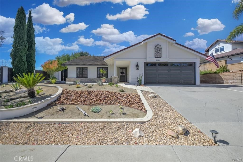 Property Photo:  2911 Obrajero  CA 92673 