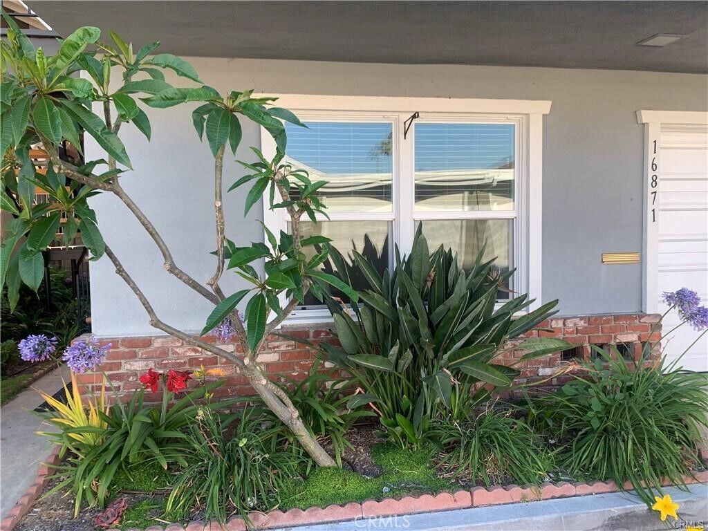 Property Photo:  16871 Canyon Lane  CA 92649 