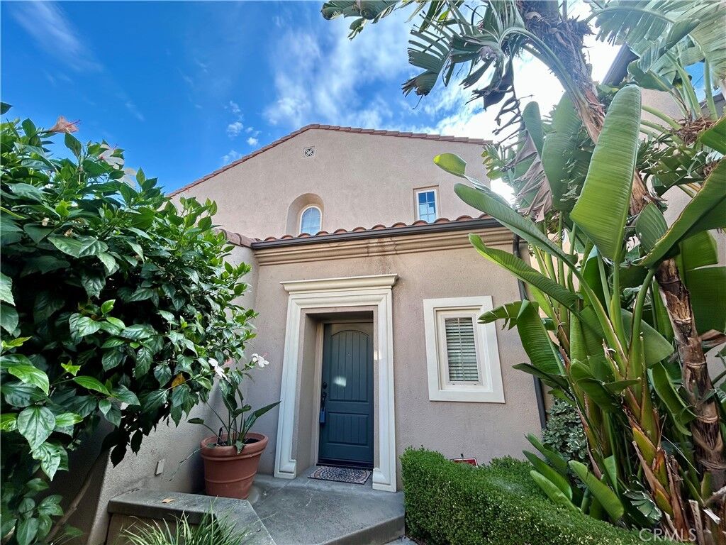 Property Photo: 60 Scarlet Bloom CA 92618