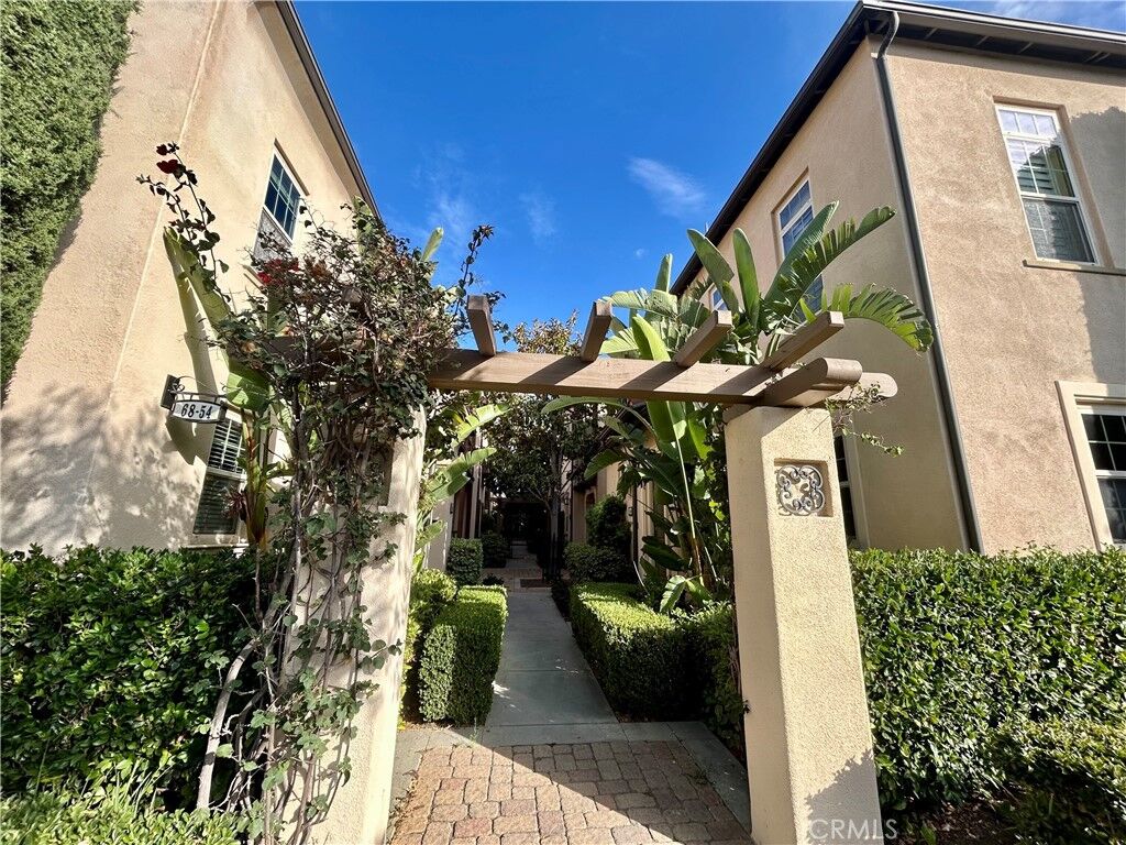 Property Photo:  60 Scarlet Bloom  CA 92618 