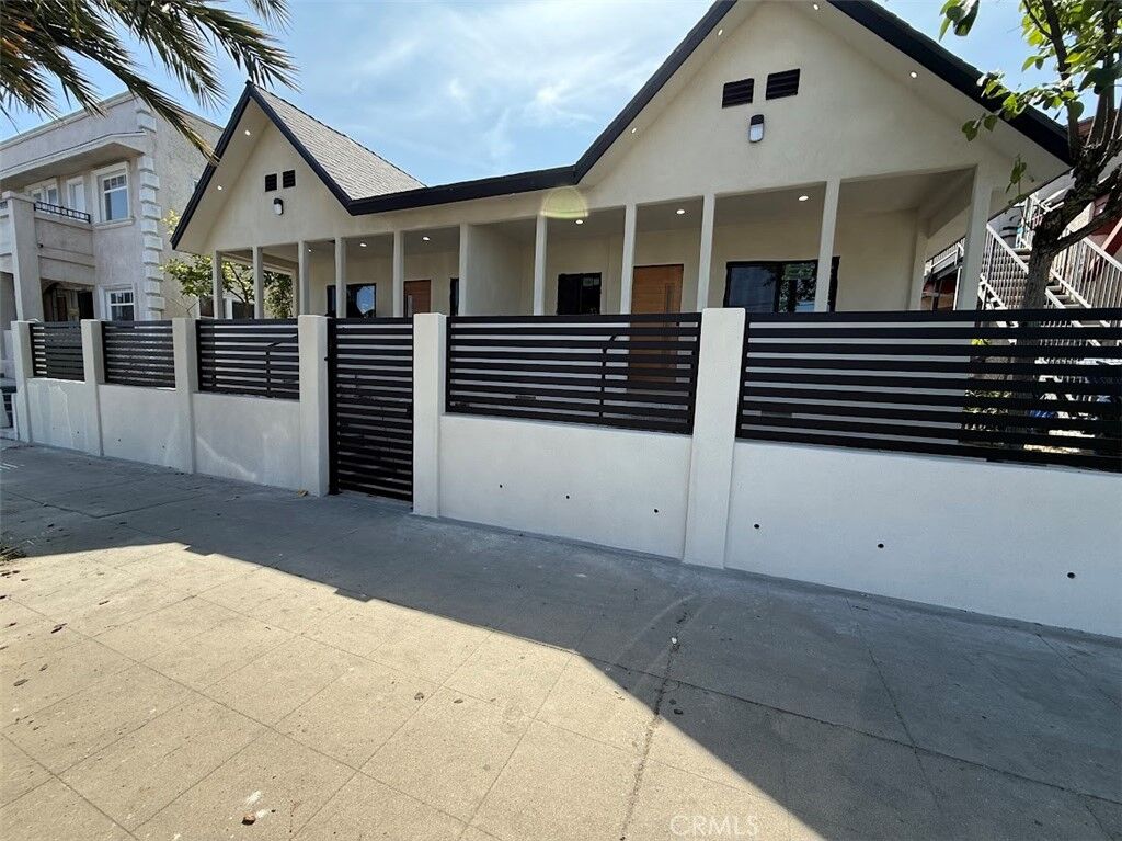 Property Photo:  1165 N Virgil Avenue  CA 90029 