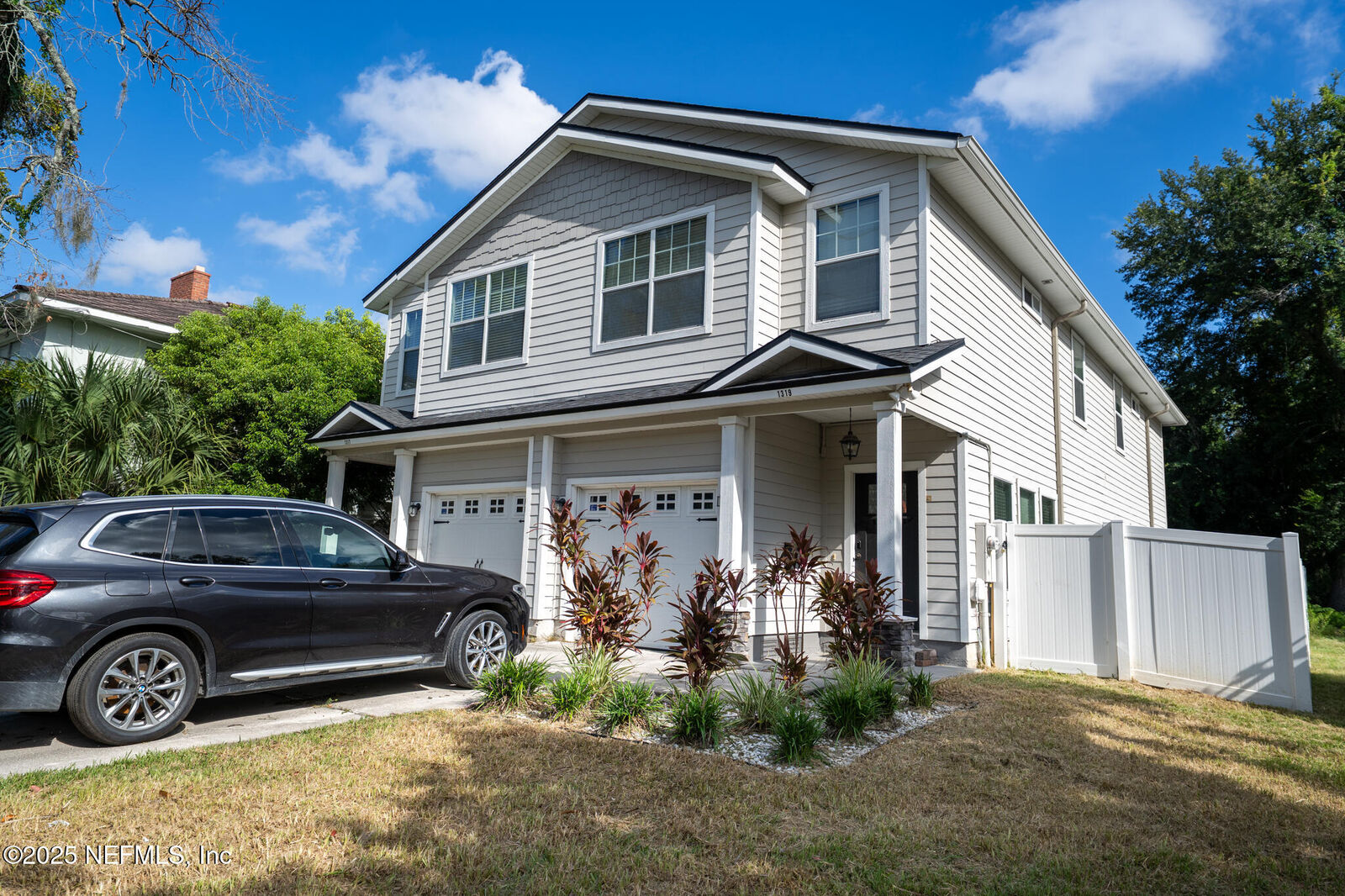 Property Photo:  1319 Lasalle Street  FL 32207 