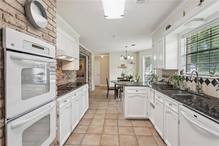 Property Photo:  202 Woodbridge Boulevard  LA 70401 