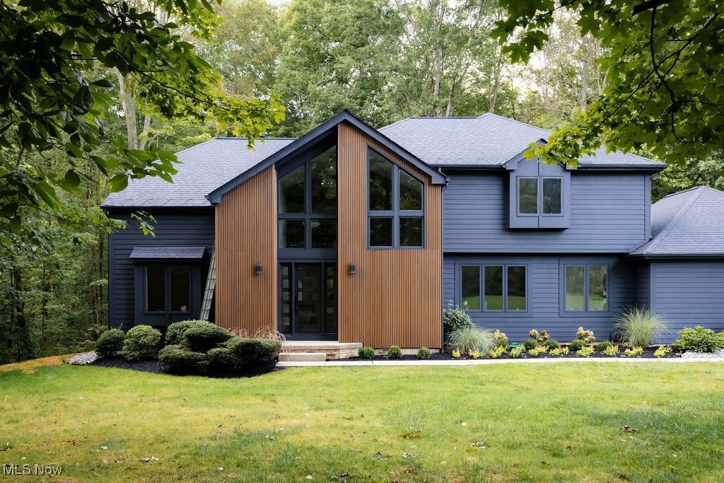 Property Photo: 17860 Northwood Lakes Drive OH 44023