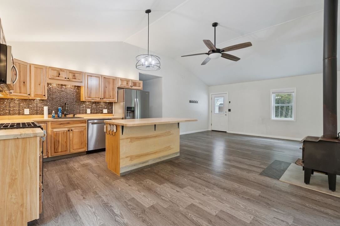 Property Photo:  286 Presidential Drive  NH 03280 