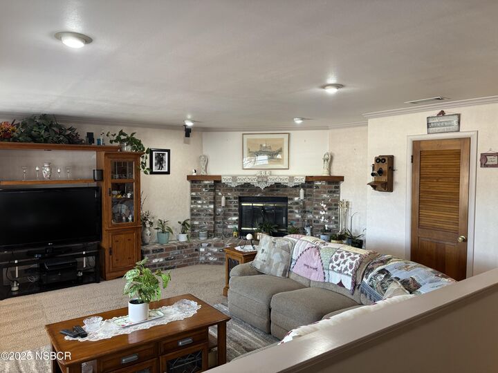 Property Photo: 1012 N Gardenia Street CA 93436