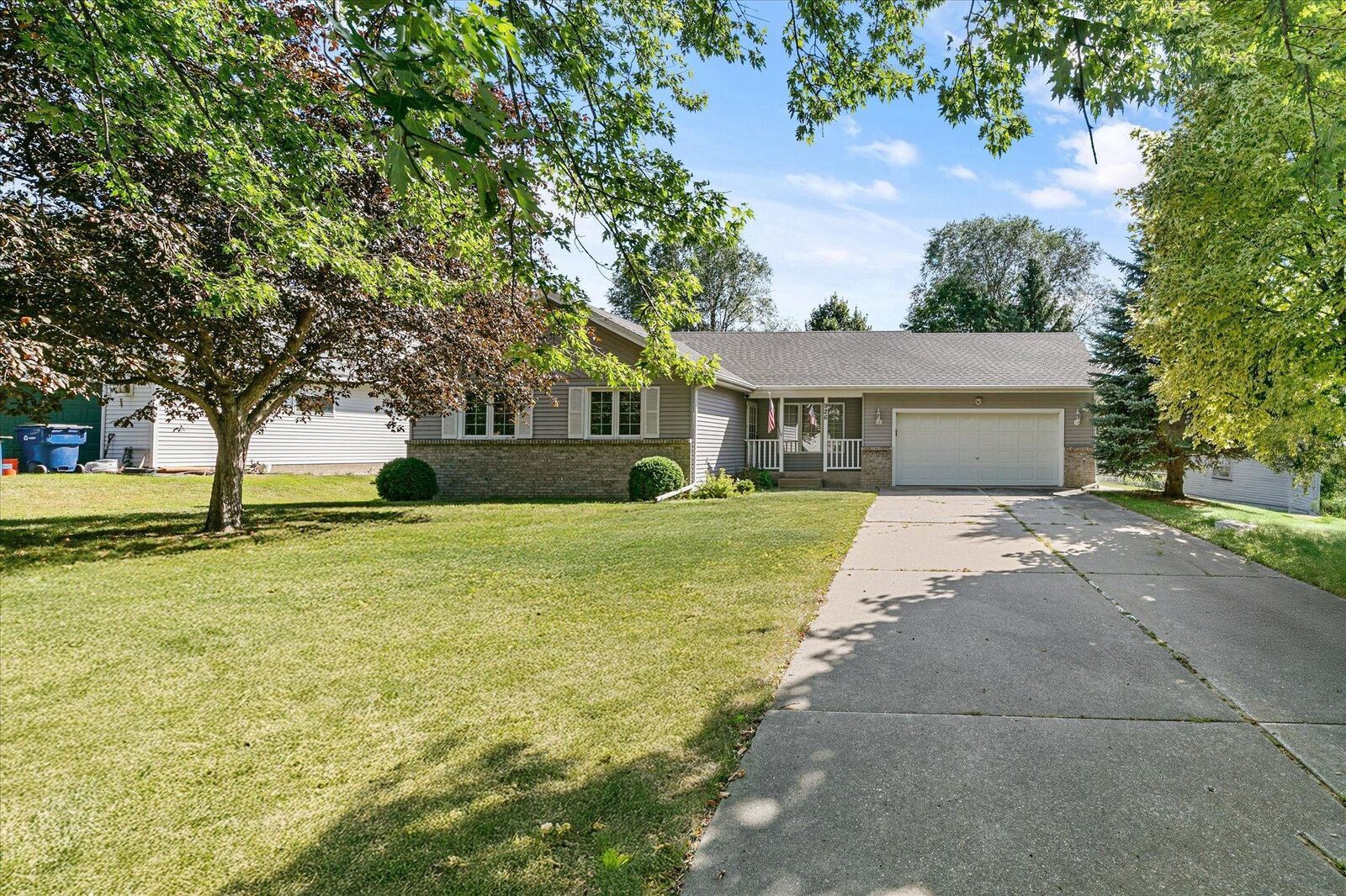 Property Photo: 926 21st Street SE MN 56304