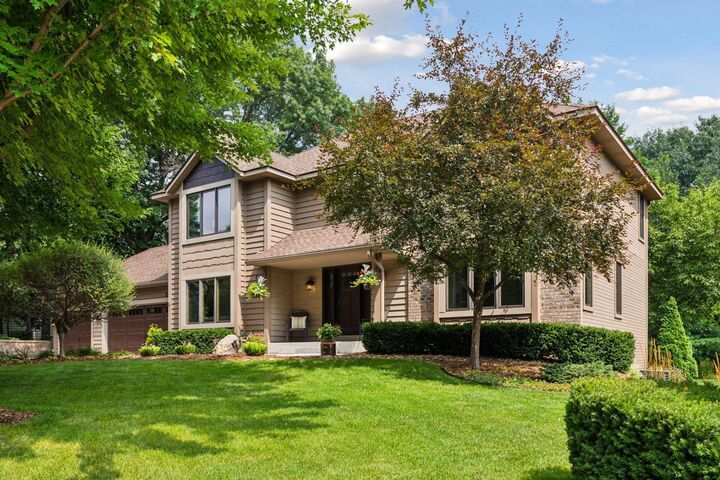 13760 Duluth Drive  Apple Valley MN 55124 photo