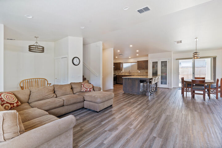 Property Photo: 1799 Daffodil Lane OR 97526