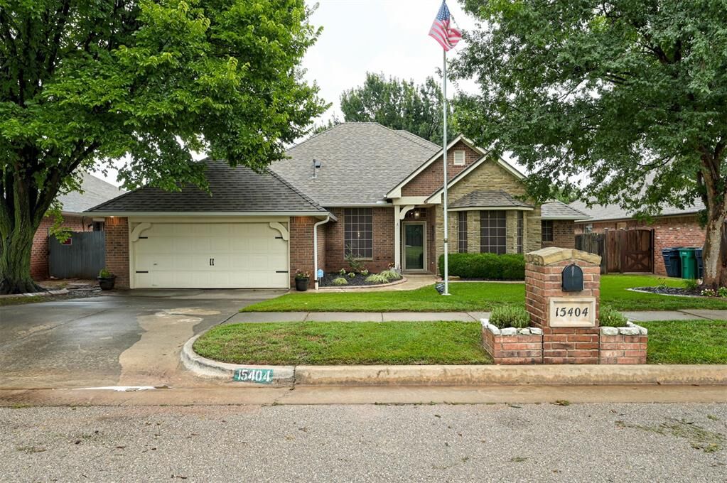 Property Photo: 15404 Summit Parke Drive OK 73013