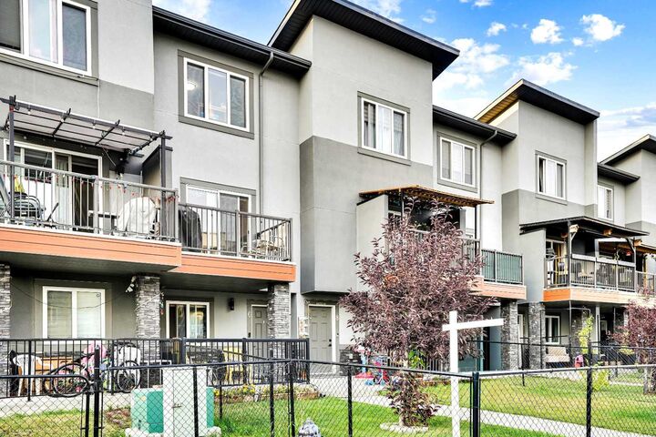 Property Photo: 6 Skyview Close NE AB T3N 1P5