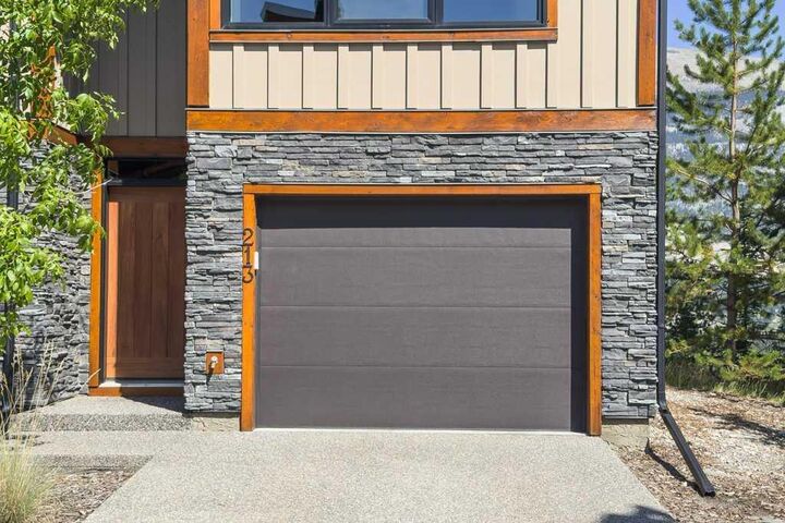 Property Photo:  213 Riva Heights  AB T1W 3L4 