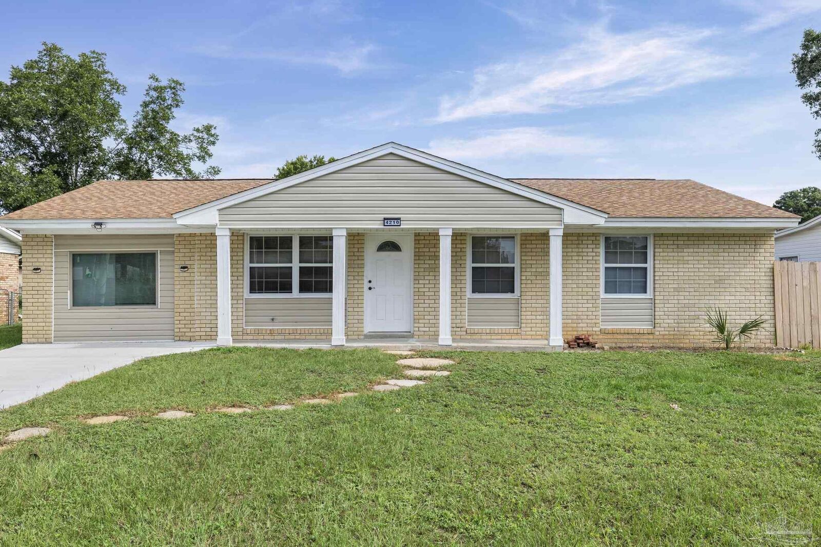 Property Photo: 4210 Coldsprings Dr FL 32514
