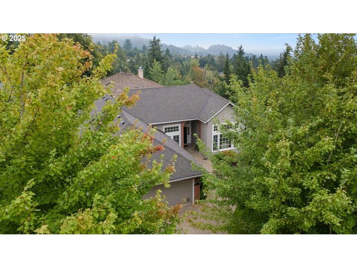 Property Photo: 2610 NW Pinnacle Dr OR 97229