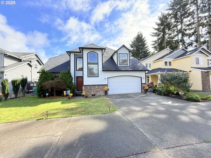 Property Photo:  419 NE 169th Ave  WA 98684 