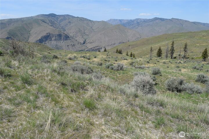 Property Photo: 8 Blue Grade Road WA 98802