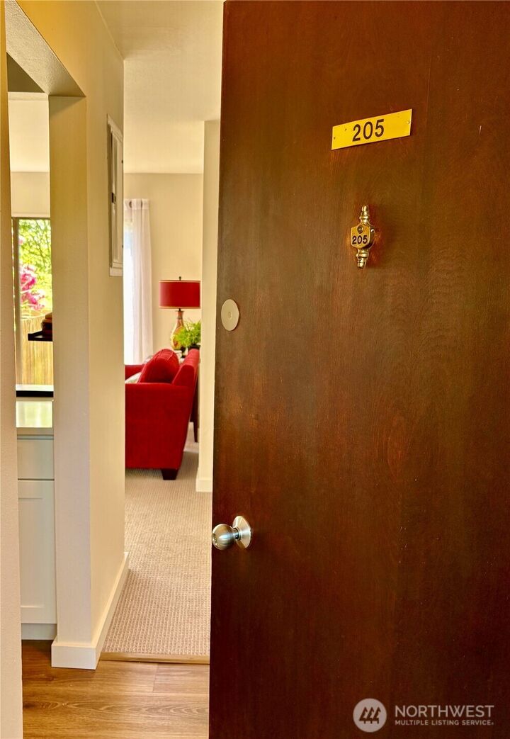 Property Photo: 2550 Thorndyke Avenue W 205 WA 98199