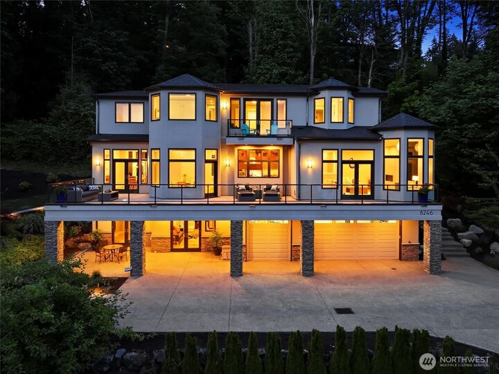 Property Photo:  8246 W Mercer Way  WA 98040