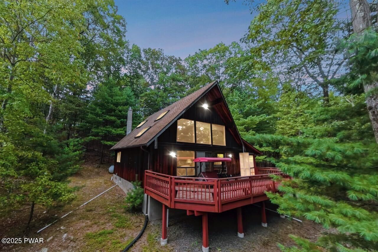 Property Photo:  2146 Sky High Drive  PA 18321 