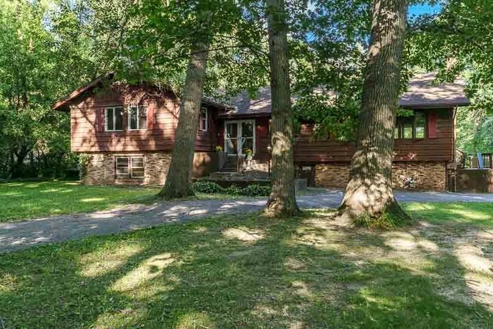 Property Photo: 9601 Beaver Valley Rd IL 61008