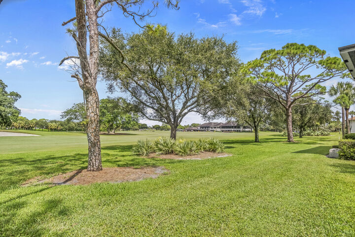 Property Photo: 730 Greensward Court 105-J FL 33445
