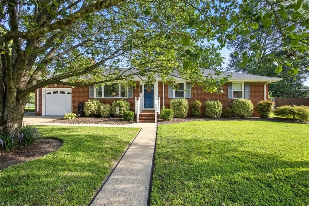 Property Photo: 4124 Pinta Dr VA 23321
