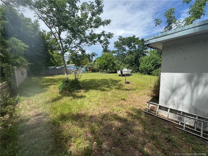 Property Photo: 4729 SE Compass Way FL 34997
