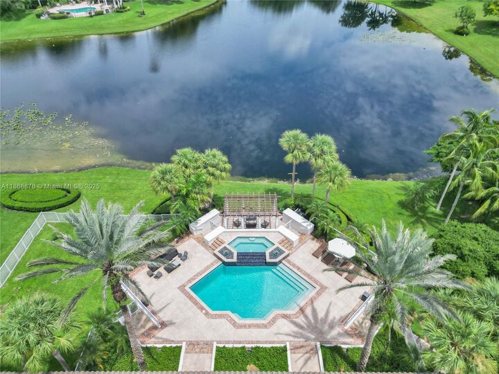 Property Photo: 2950 Surrey Lane FL 33331