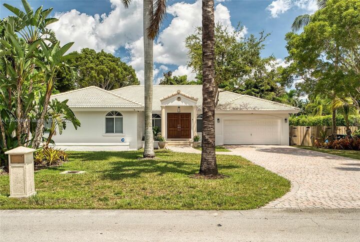 9715 SW 144th St  Miami FL 33176 photo