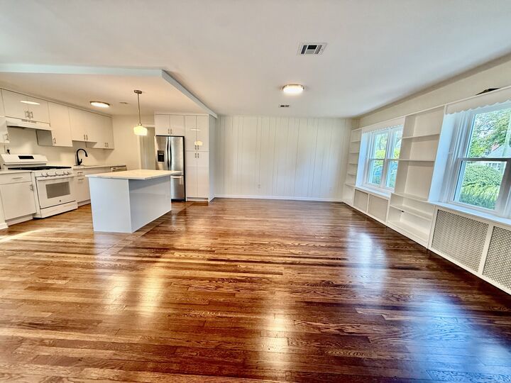 Property Photo:  194 Courtland Avenue  CT 06906 