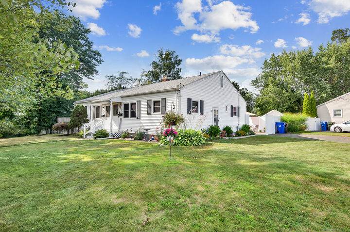 Property Photo: 162 Buena Vista Avenue CT 06111