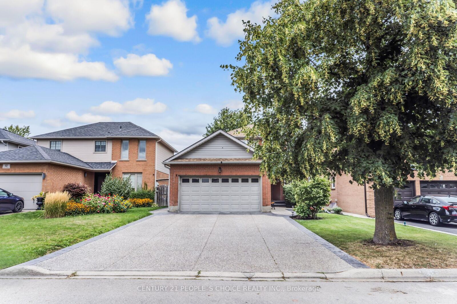 Property Photo:  10 Hillgarden Drive  ON L8J 2S4 