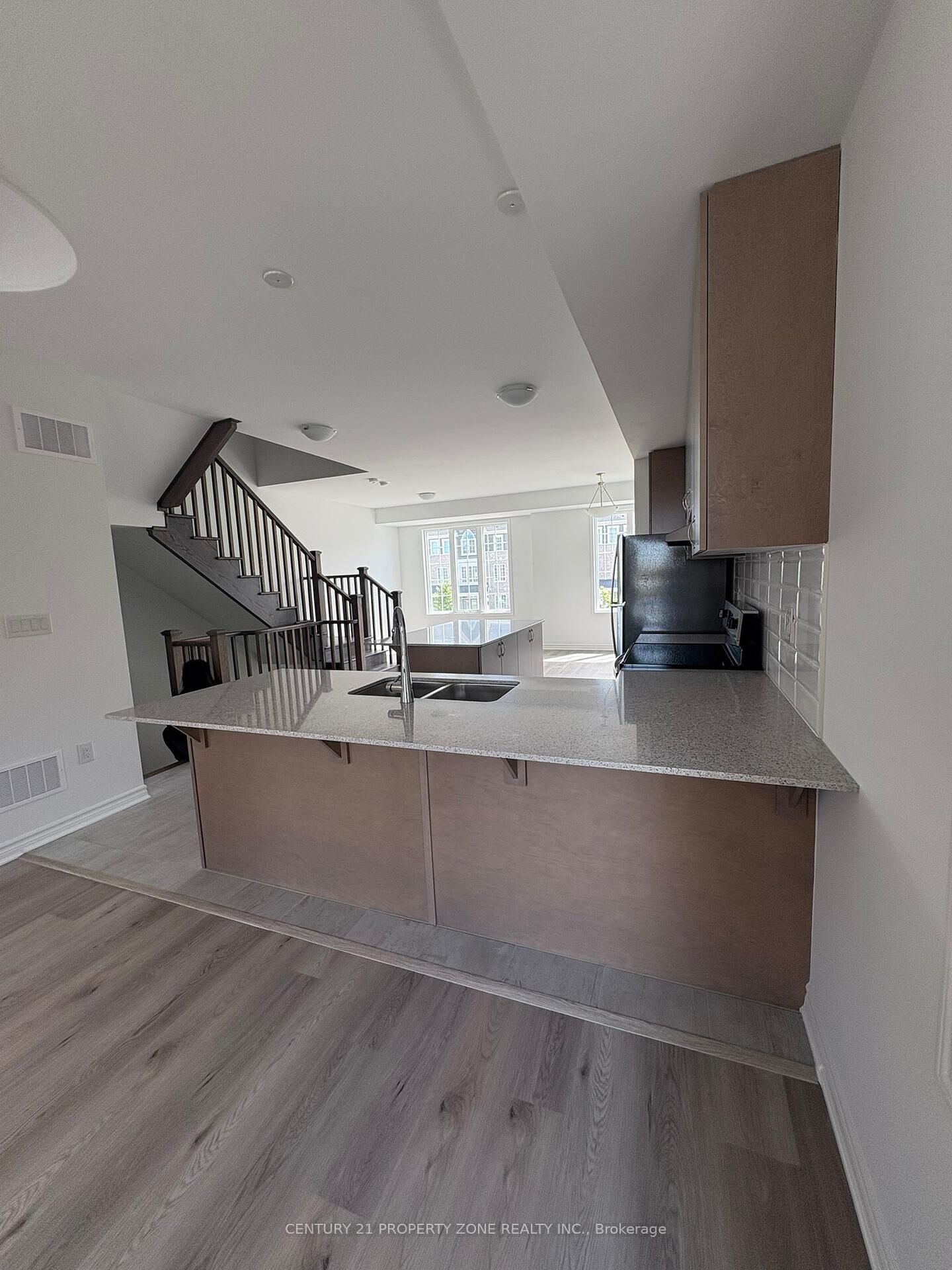 Property Photo: 39 Cullingtree Place ON L7C 3H1