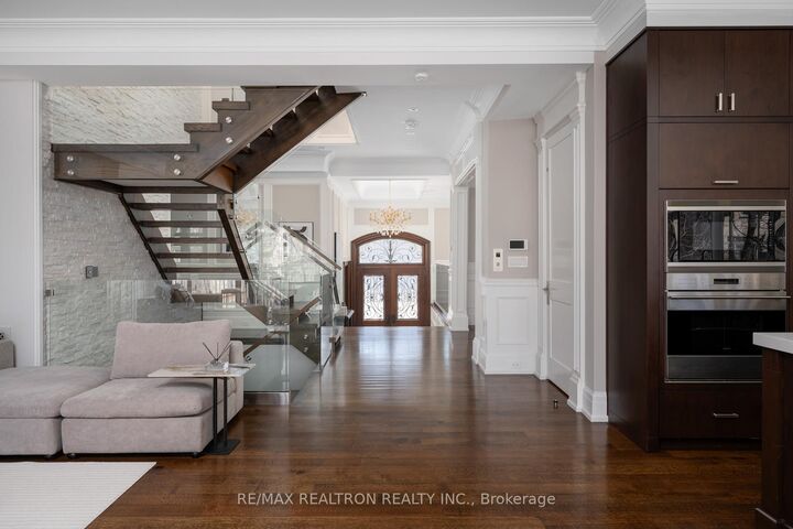 Photo de la propriété: 86 Hillcrest Avenue ON M2N 3N7