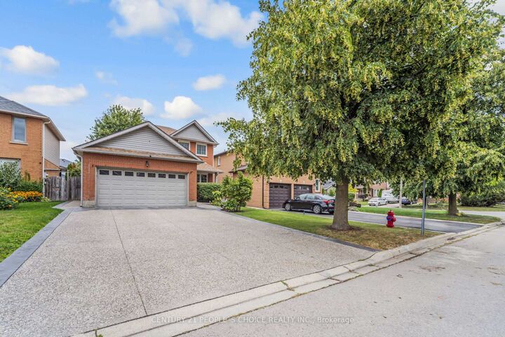 Property Photo: 10 Hillgarden Drive ON L8J 2S4