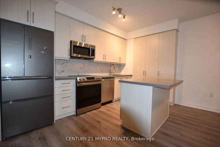 Property Photo:  75 Oneida Crescent 401  ON L4B 0G9 
