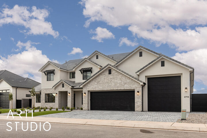 Property Photo: 2715 E Moorland Dr UT 84790