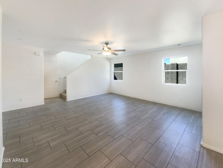 Property Photo:  1820 W Expressman Street  AZ 85120 