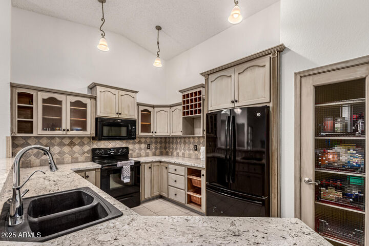Property Photo:  15014 S 28th Street  AZ 85048 