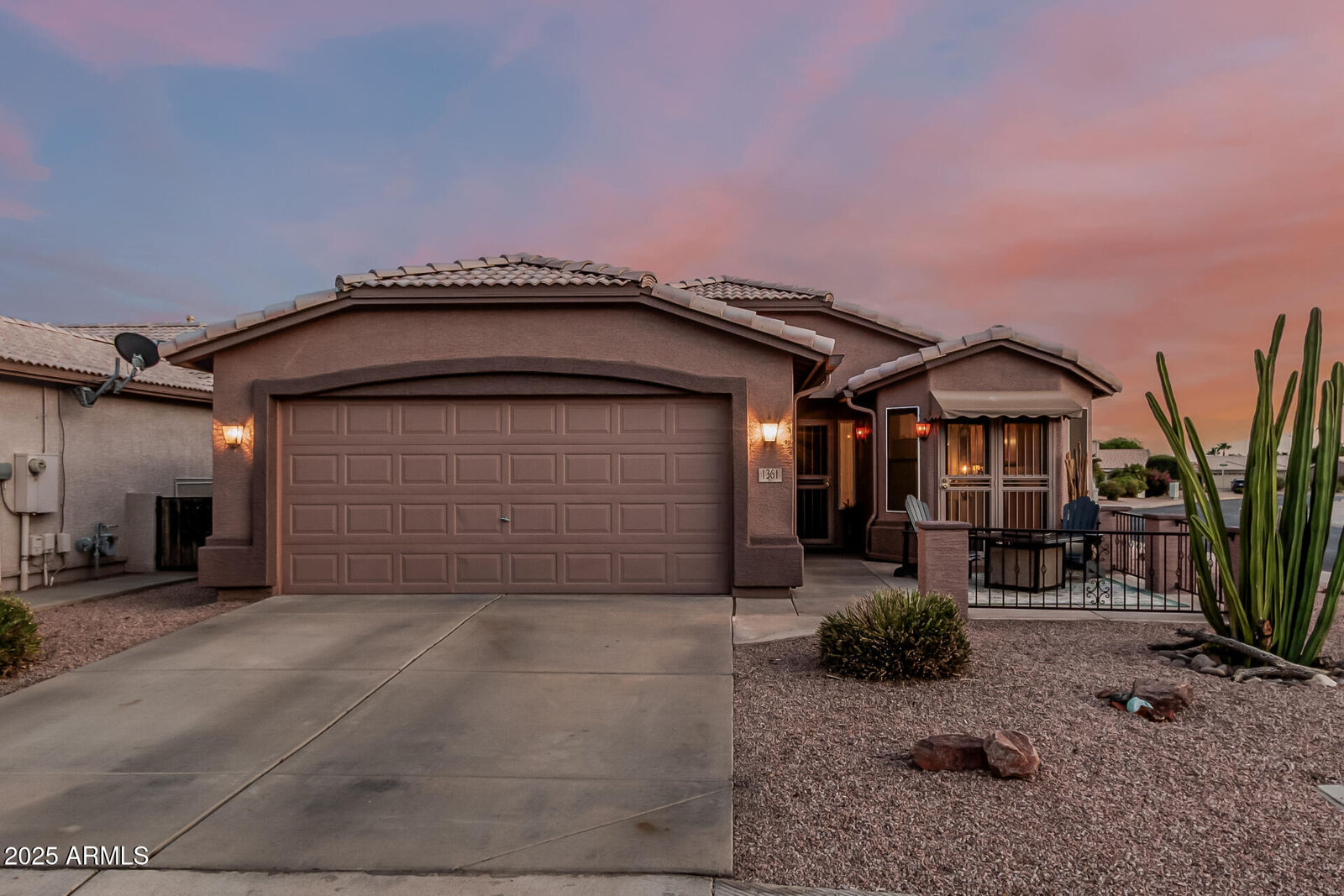 Property Photo:  1361 E Torrey Pines Lane  AZ 85249 