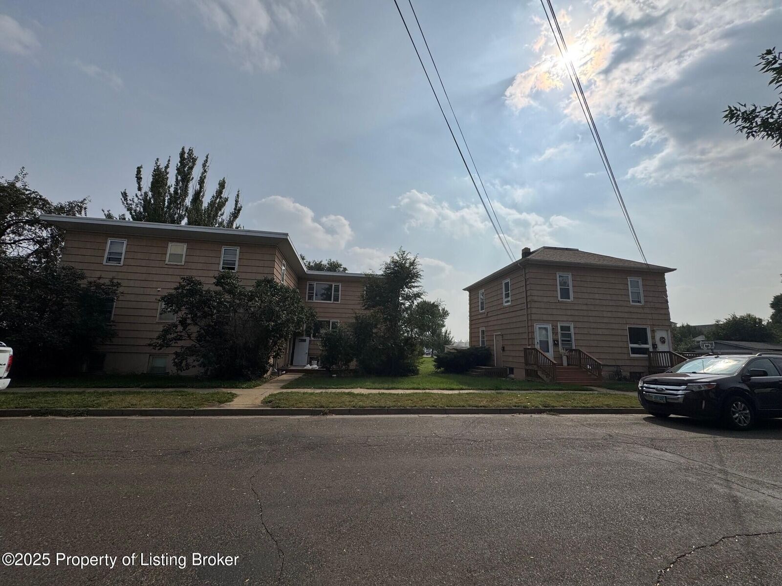 Property Photo:  536-550 1st Street E  ND 58601 