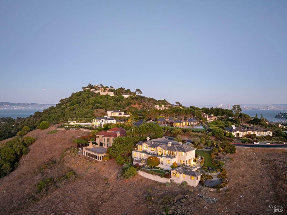 Property Photo:  139 Gilmartin Drive  CA 94920