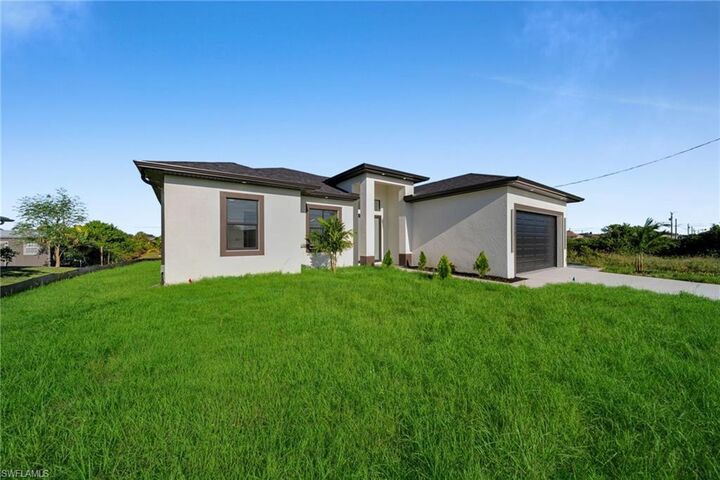 Property Photo: 3102 Douglas Ave S FL 33976