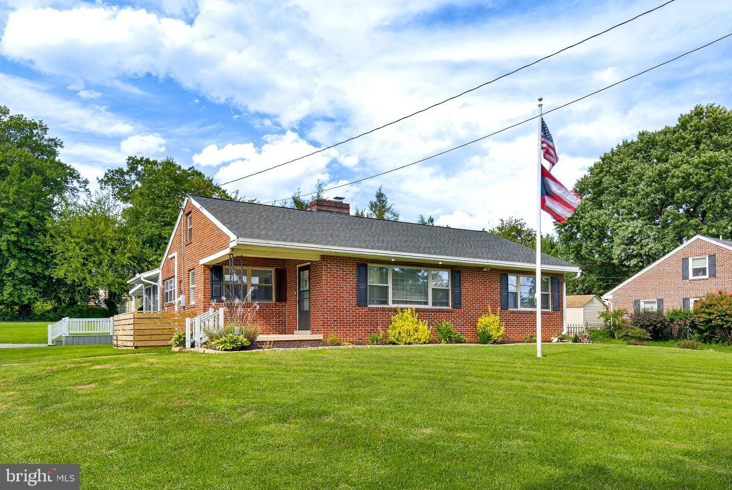 Property Photo: 21 Blossom Hill Drive PA 17601