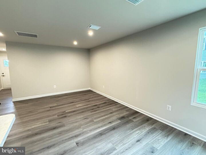 Property Photo: 613 Laurelwood Circle VA 22601