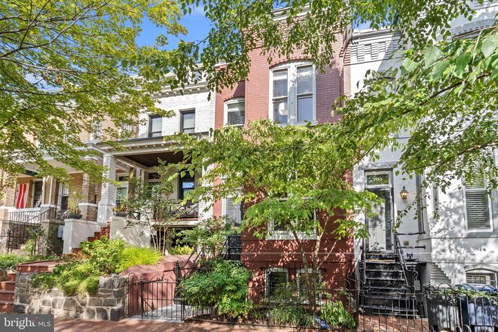 Property Photo: 207 10th Street NE DC 20002