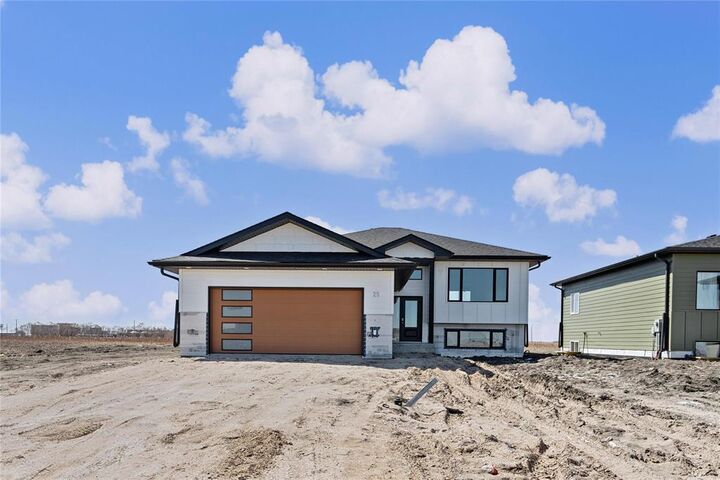 Property Photo: 1 Reed Cove MB R5L 0L5