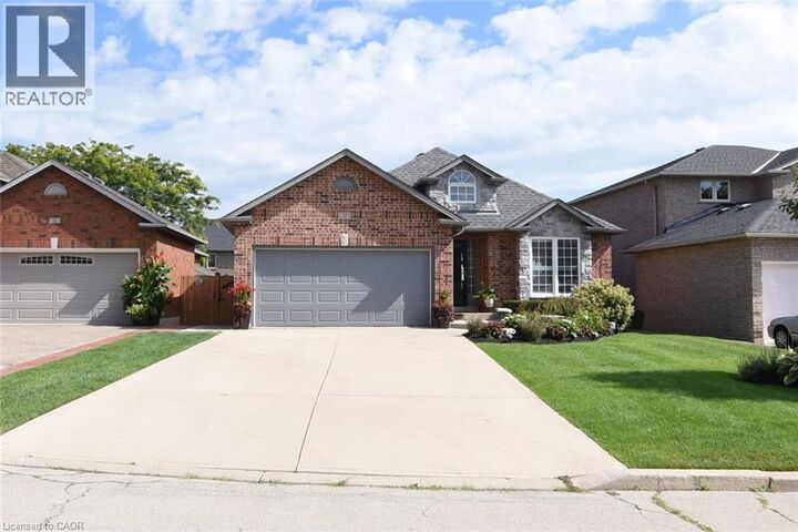 Property Photo:  17 Durrell Court  ON L9A 5H5 